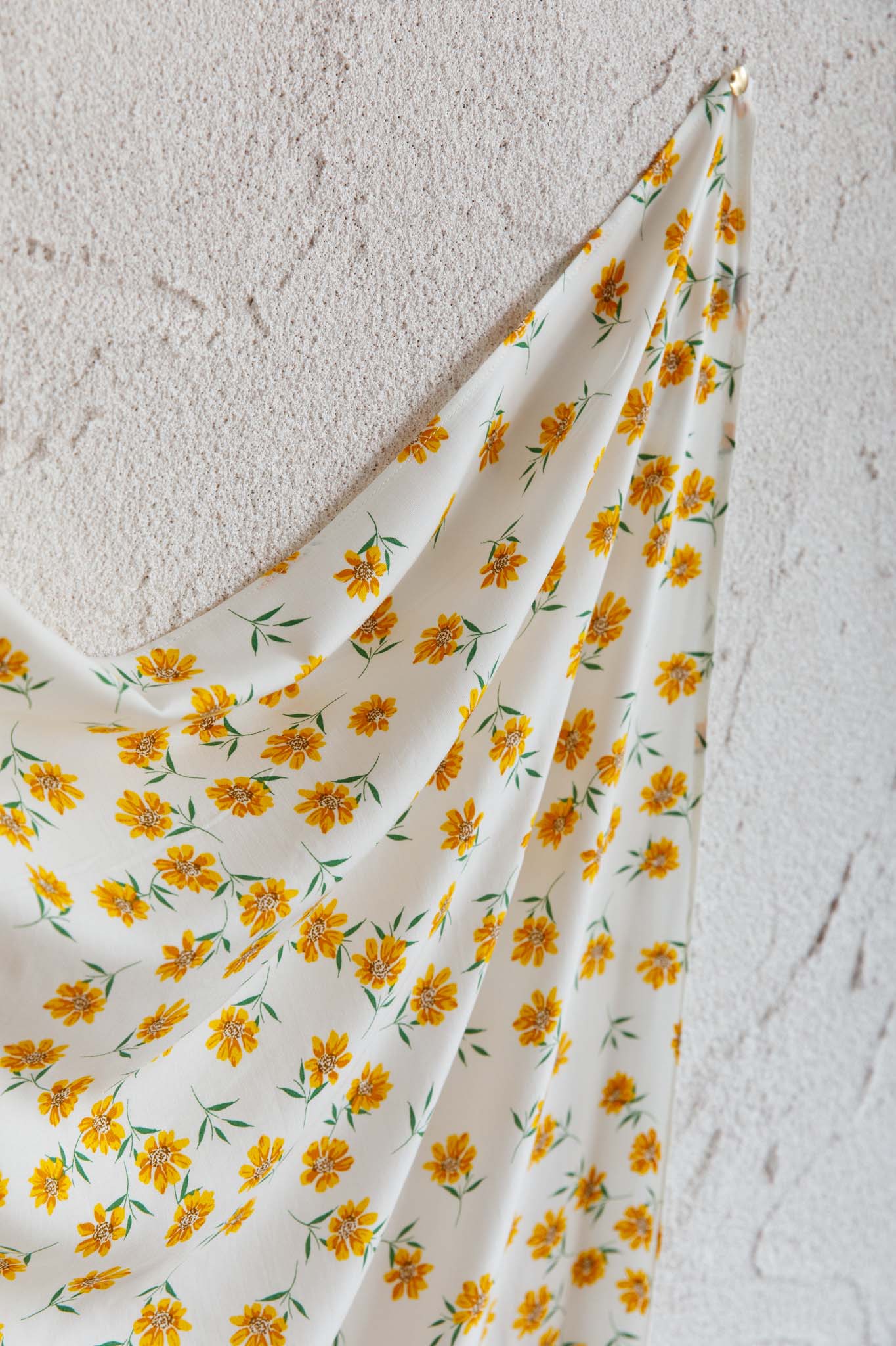 Sundaze Square Scarf Flowers White - Sonourner