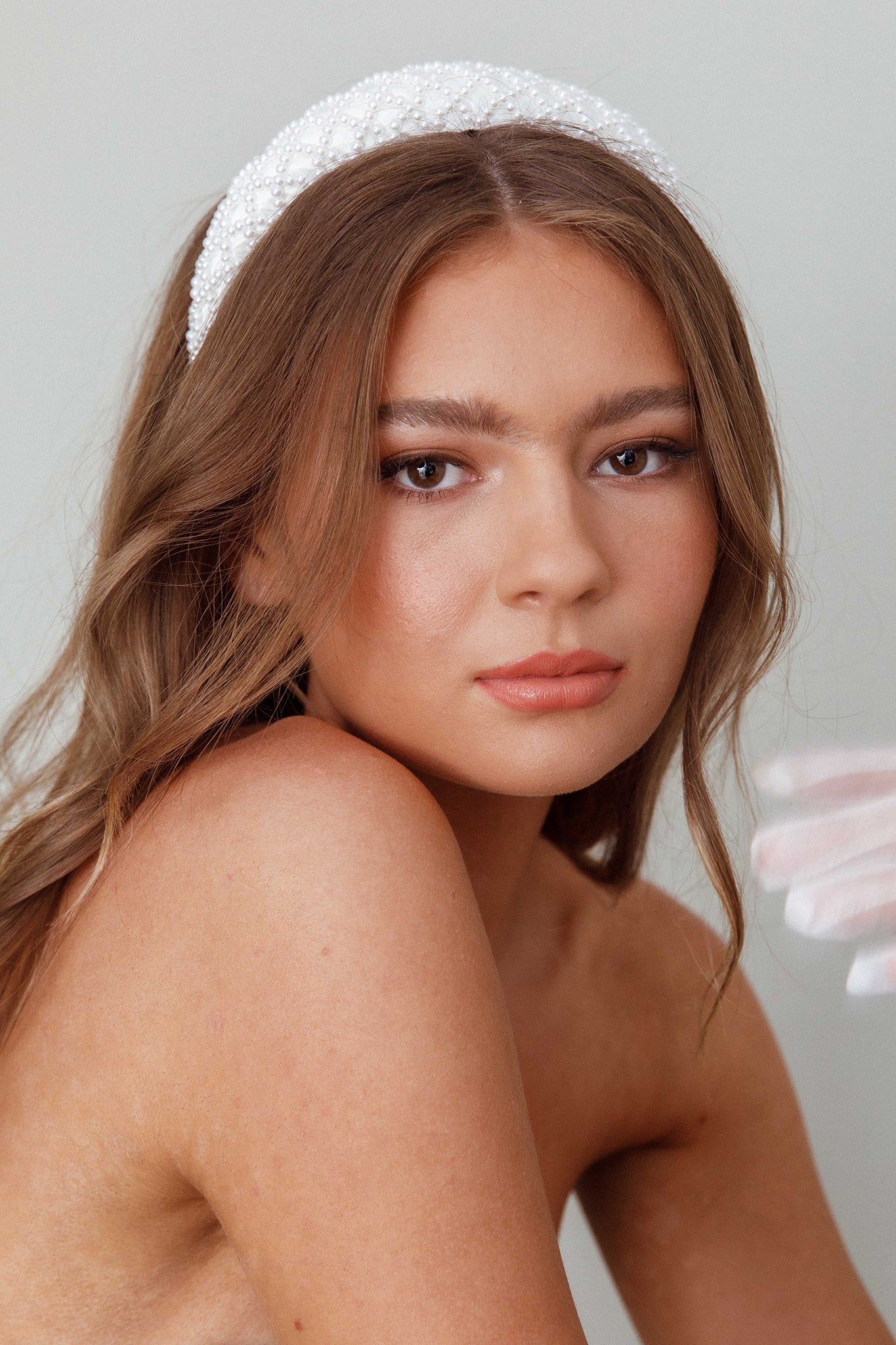 Suede Pearl Headband White - Sonourner