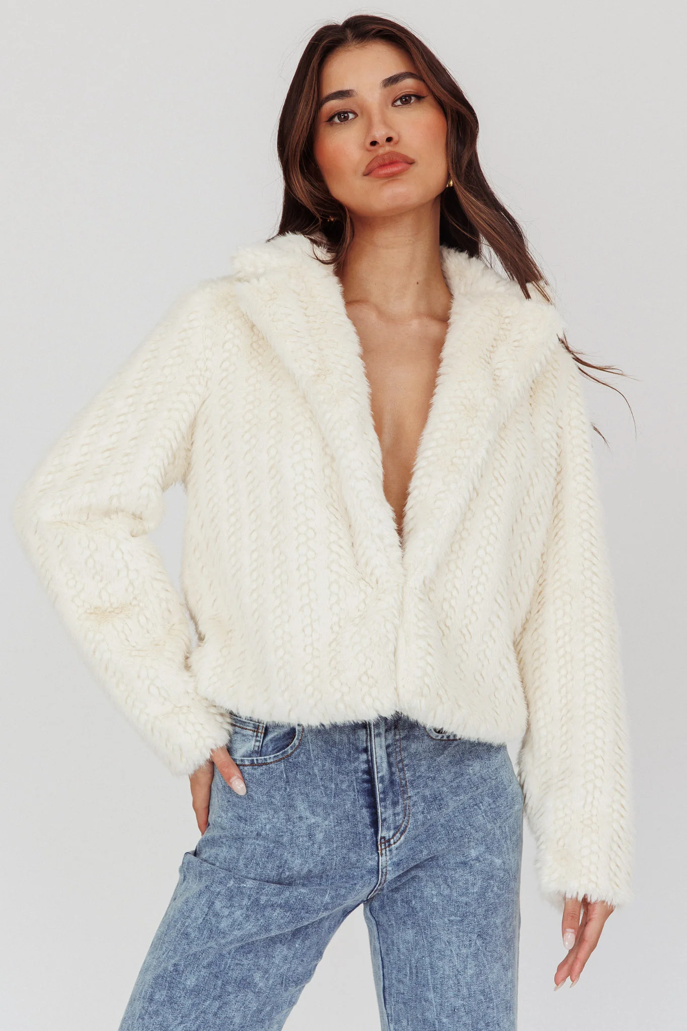 Savelle Notch Lapel Faux Fur Jacket Cream - Sonourner
