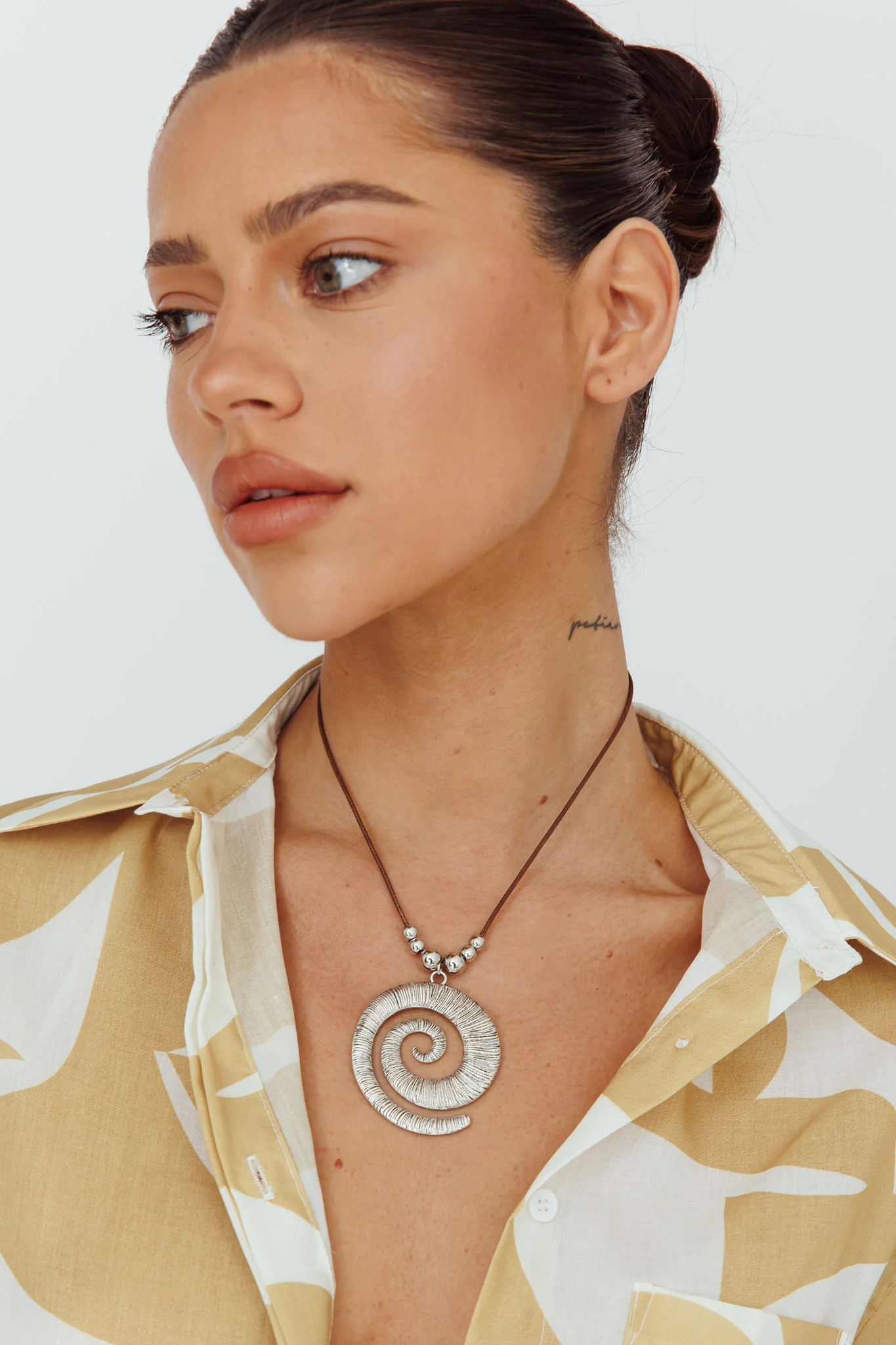 Coolum Swirl Pendant Necklace Silver - Sonourner