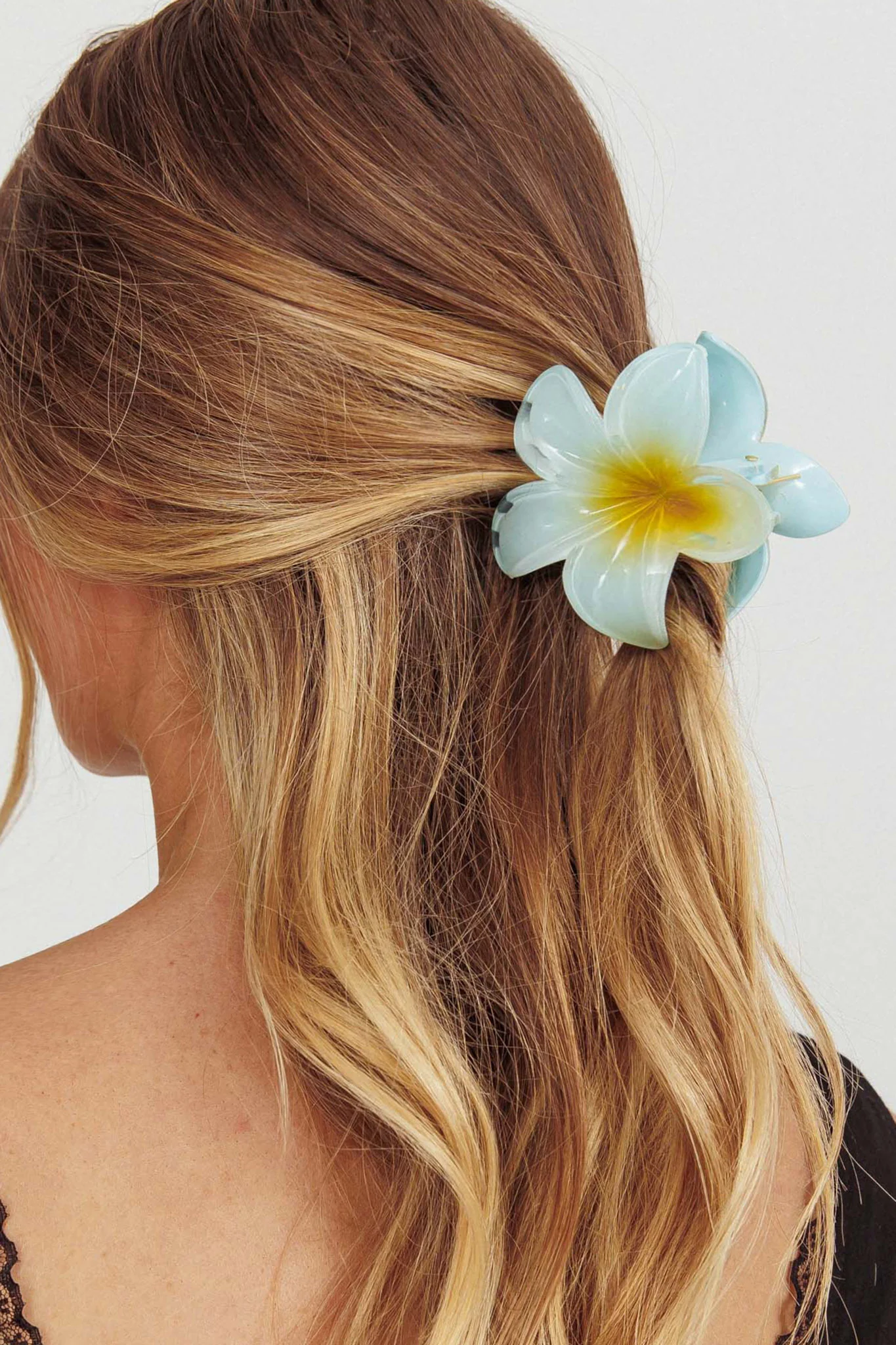 Ayni Frangipani Claw Clip Blue - Sonourner